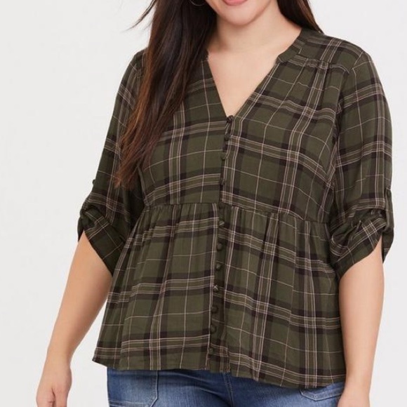 torrid Tops - Torrid Babydoll Rayon Twill button Front Top Size 2